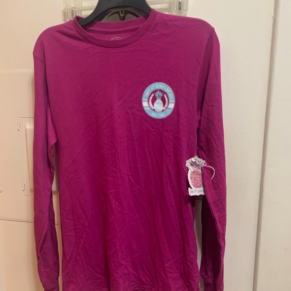 Love and pineapples shirt - Picture 2 of 5